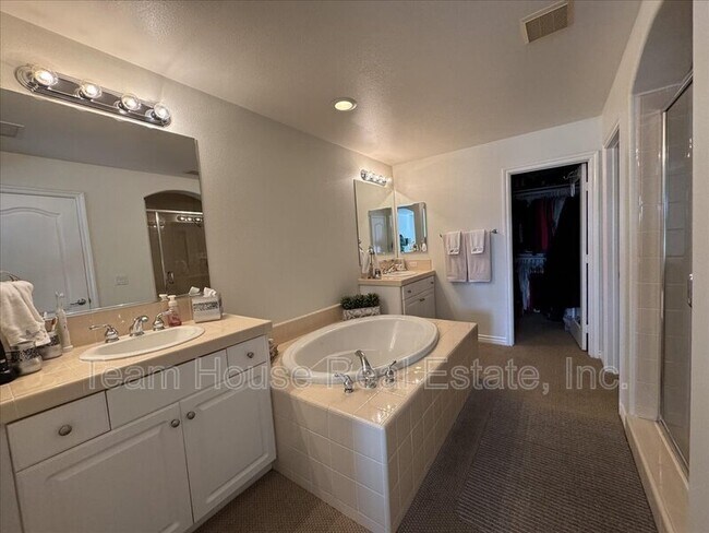 Building Photo - 26734 Via Bellazza