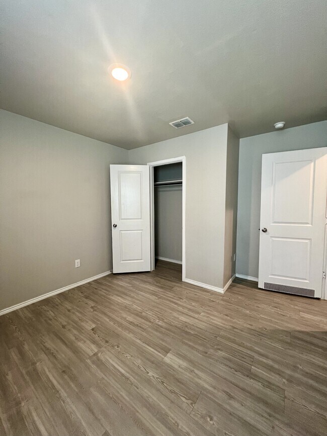 Building Photo - 8526 Rose Tanager