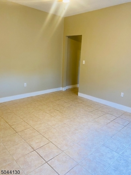 Building Photo - 554 Valley Rd