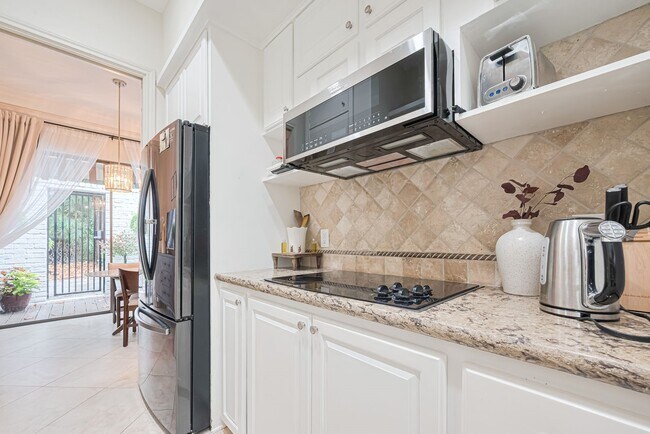 Building Photo - 3 River Hollow Ln
