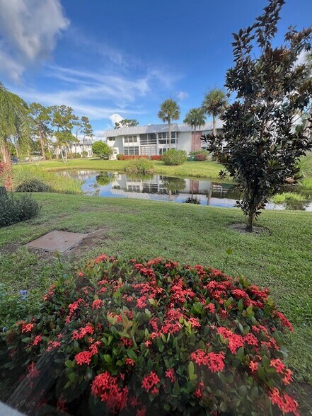 Building Photo - 2929 SE Ocean Blvd