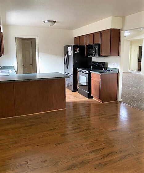 Kitchen - 222 Narrow Leaf Dr
