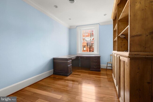 Building Photo - 1007 N Calvert St