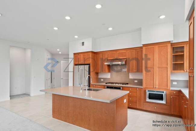 Building Photo - 308 Torrey Pine Terrace