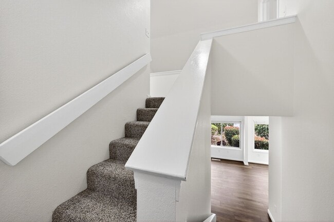 Building Photo - Luxury Living in Danville Ranch – Views, Solar & Prime Location!