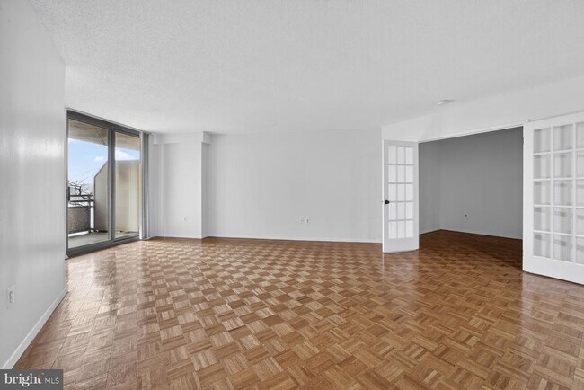 Building Photo - 7111 Woodmont Ave