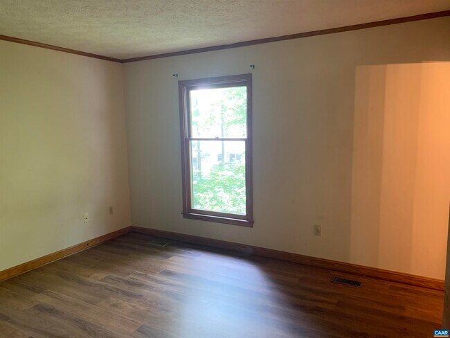 Building Photo - 103 Cloverhill Ct