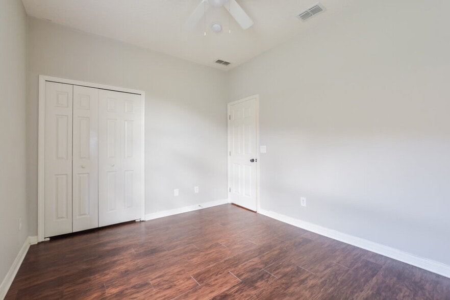 Building Photo - 13836 Old Dock Rd