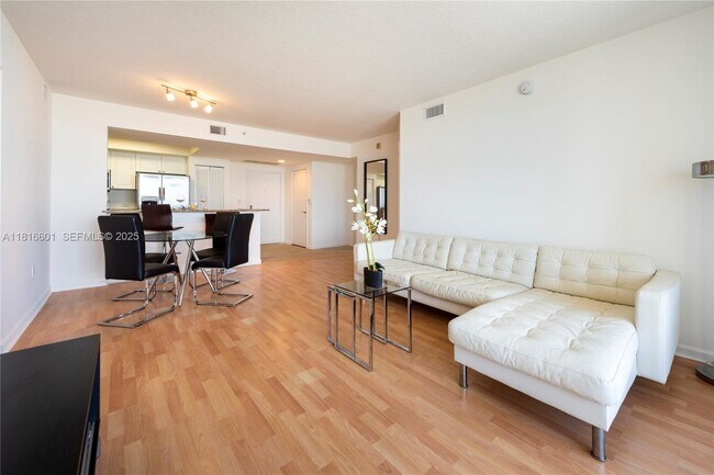 Building Photo - 19501 W Country Club Dr