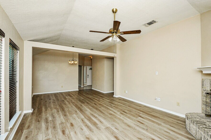 Building Photo - 840 Voltamp Dr
