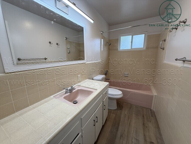 Building Photo - Remodeled Three Bedroom Upper Hatton Fields Home