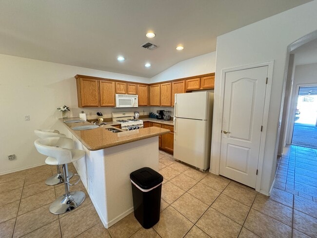 Building Photo - FOX CREEK Cul De Sac Home with Garage