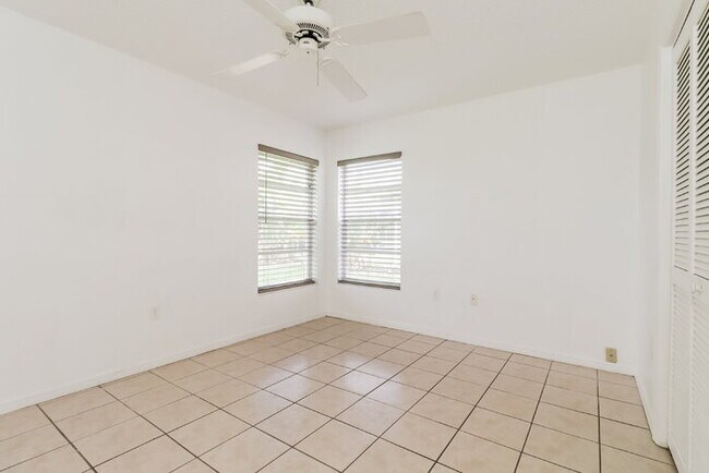 Building Photo - "Charming 3-Bed, 2-Bath Home in Hudson, FL...