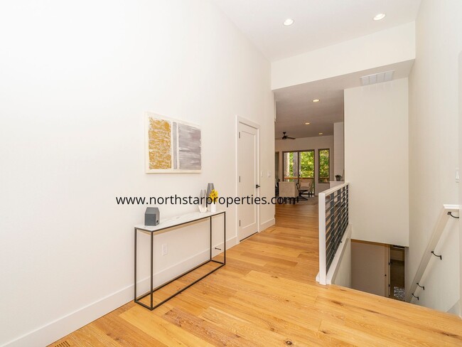 Building Photo - Tranquil Elevated Design in Tigard