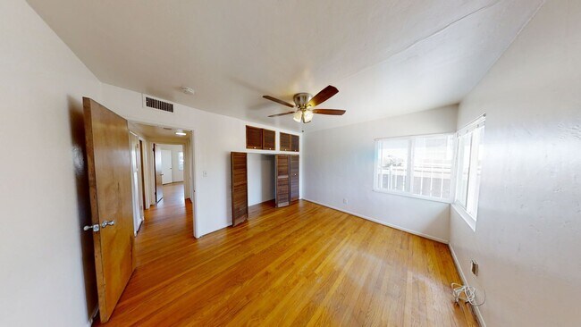 Building Photo - 7BD/3BA, Great Backyard w/ POOL!!! (Lease ...