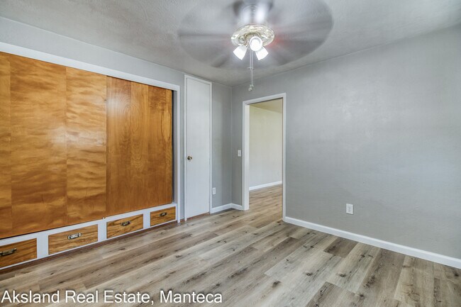 Building Photo - 3005 W Lathrop Rd