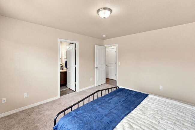 Building Photo - 10864 Traders Pkwy