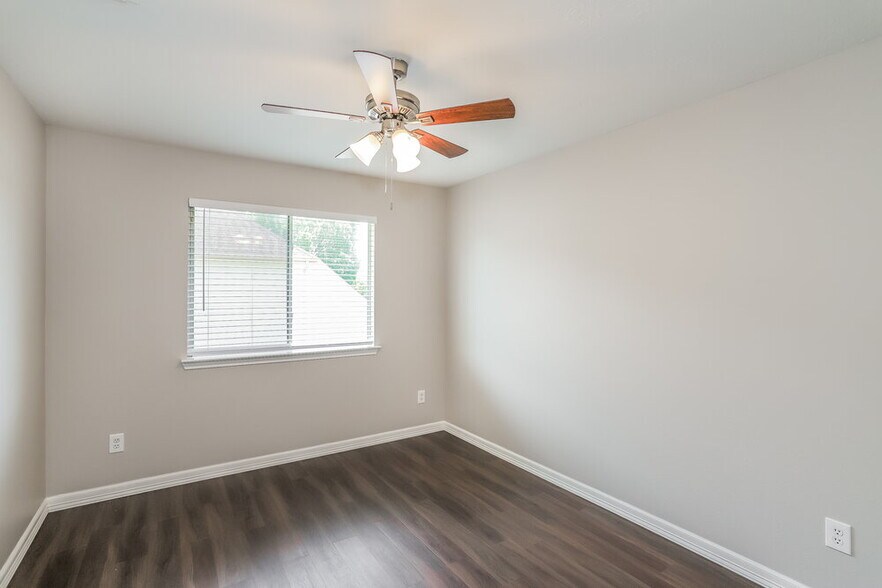 Building Photo - 8238 Fuqua Gardens Dr