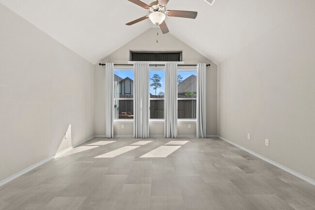 Building Photo - 25402 Kidwiler Dr