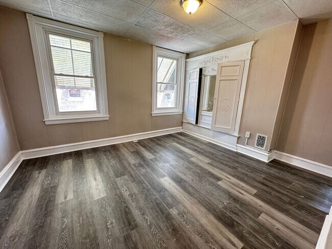 Building Photo - Newly Rehabbed 3-Bedroom in Strawberry Man...
