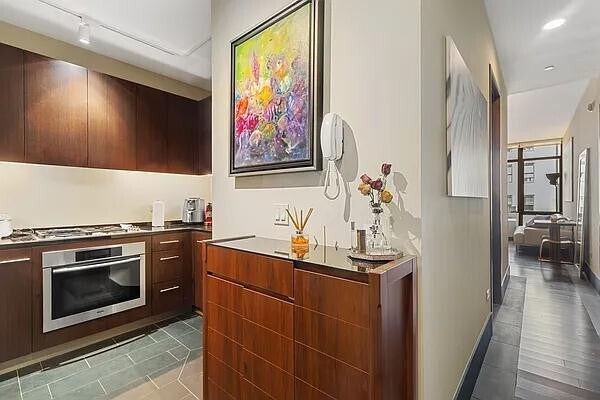 Primary Photo - 40 Broad St