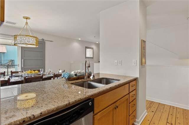 Building Photo - 1720 Nicholson Dr