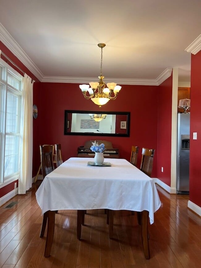 Building Photo - Single Family Home with Breathtaking Views