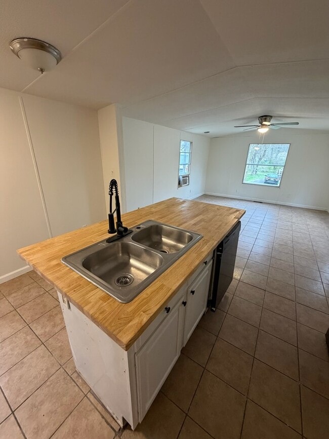 Building Photo - 8100 Yount Rd