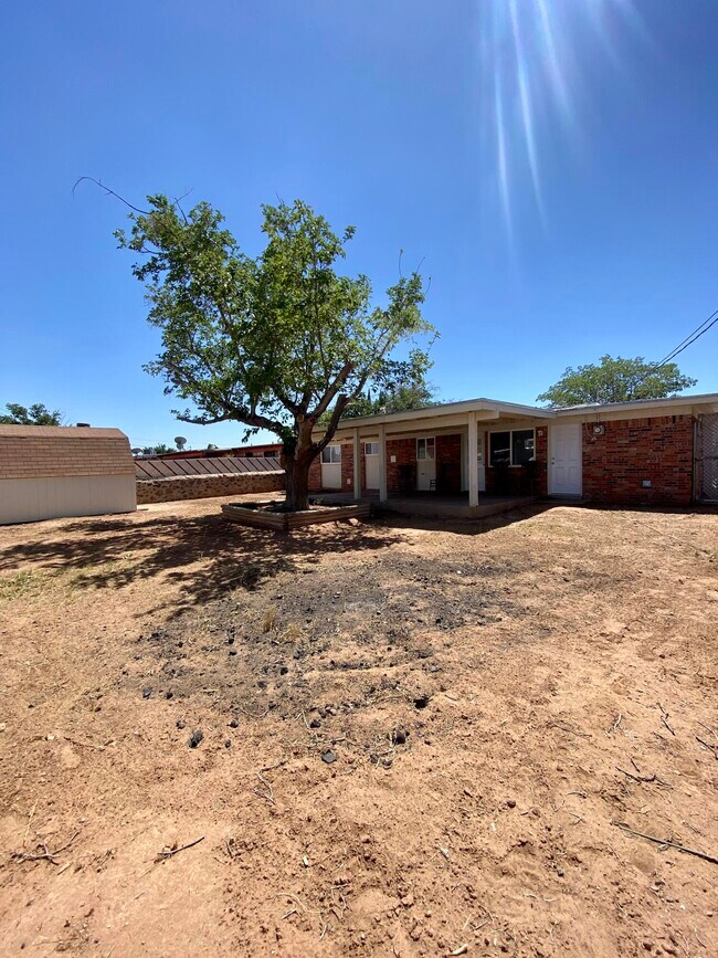 Building Photo - 10457 Omega Cir