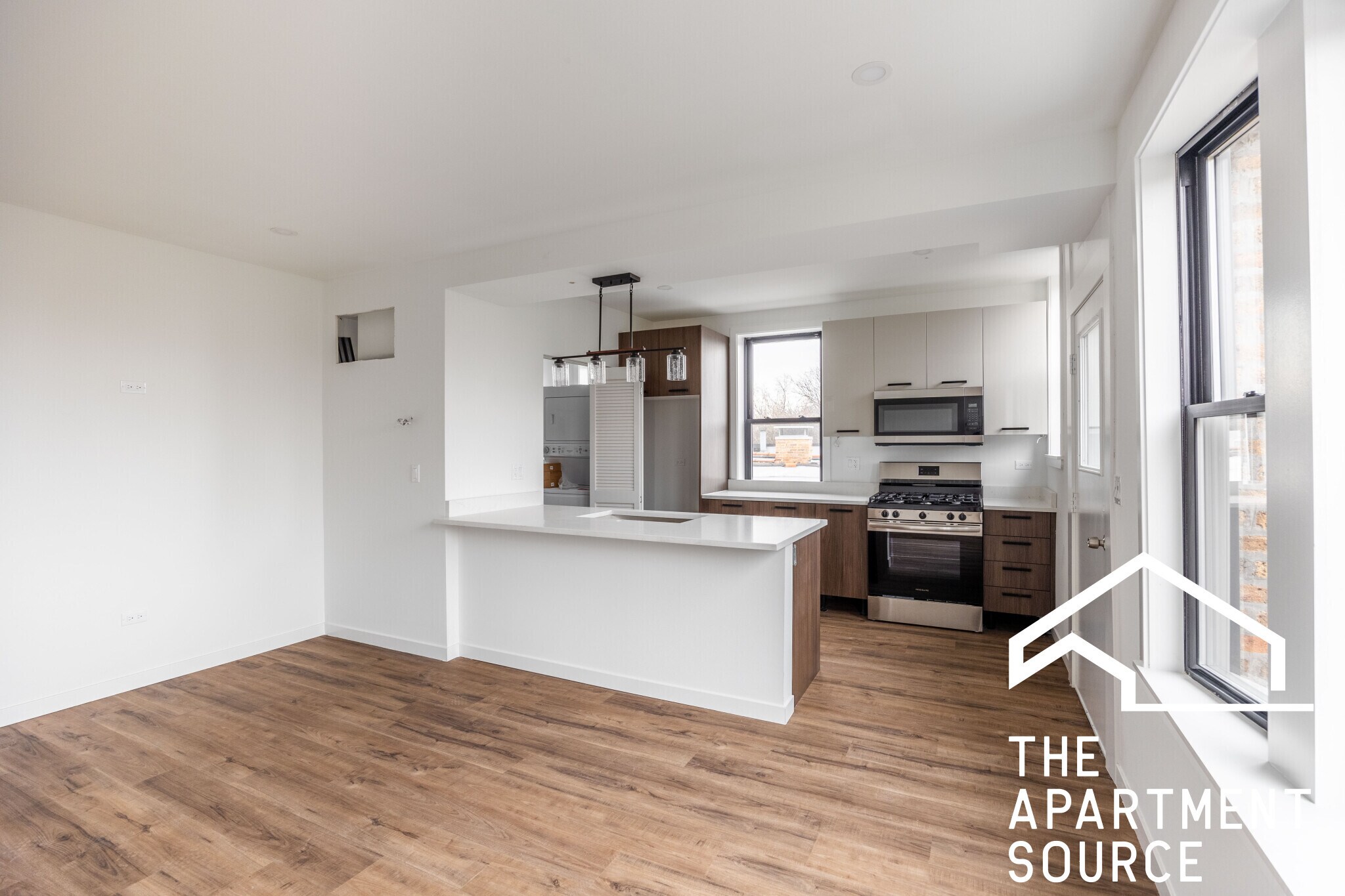 Building Photo - 4410 N Greenview Ave