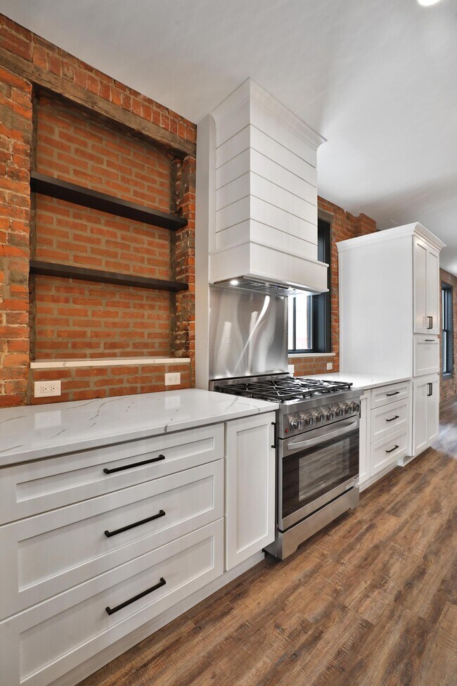 Building Photo - 370 S Washington Ave