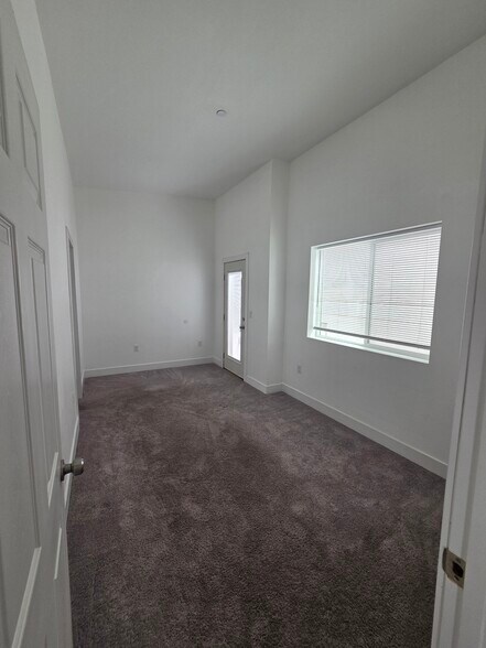 Building Photo - 1115 E Artesia Blvd