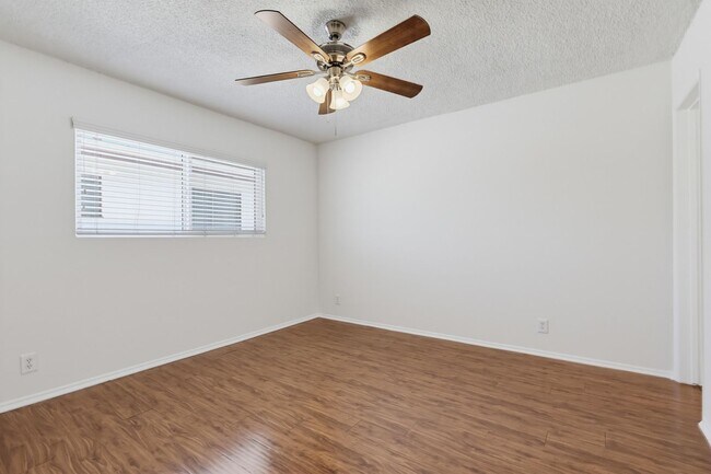 Interior Photo - 6113 8th Ave