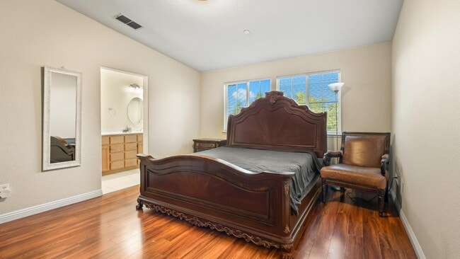 Building Photo - 2862 Pearblossom Dr