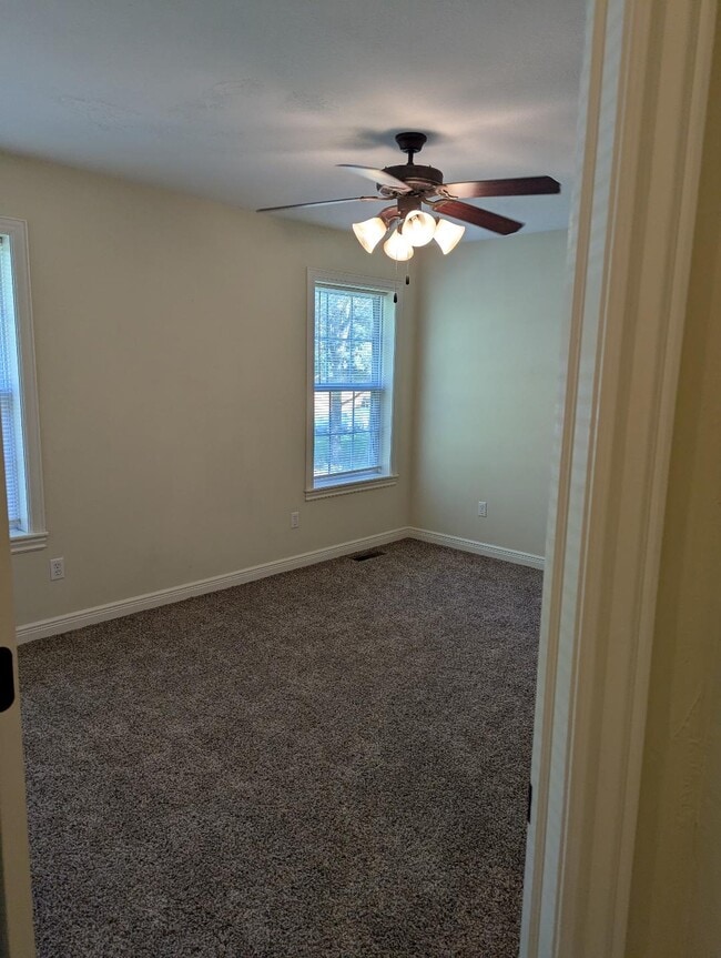 Building Photo - 530 Highlandville Rd