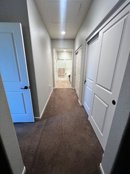 Building Photo - 3230 E Yountville Dr