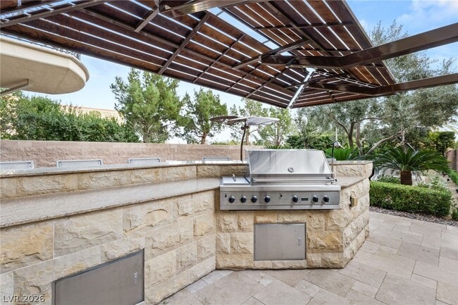 Building Photo - 9101 Alta Dr