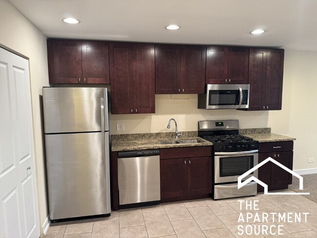 Primary Photo - 2808 N Major Ave