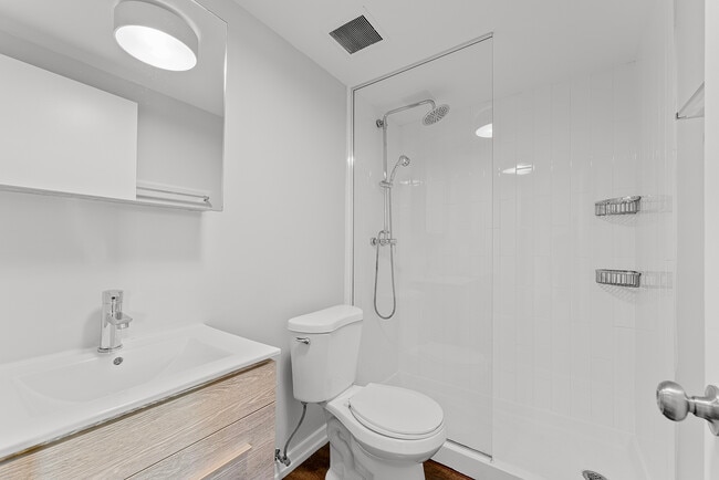 Building Photo - 5718 N Winthrop Ave