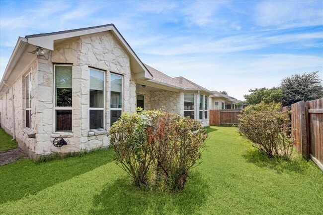 Building Photo - 4115 Bison Bend