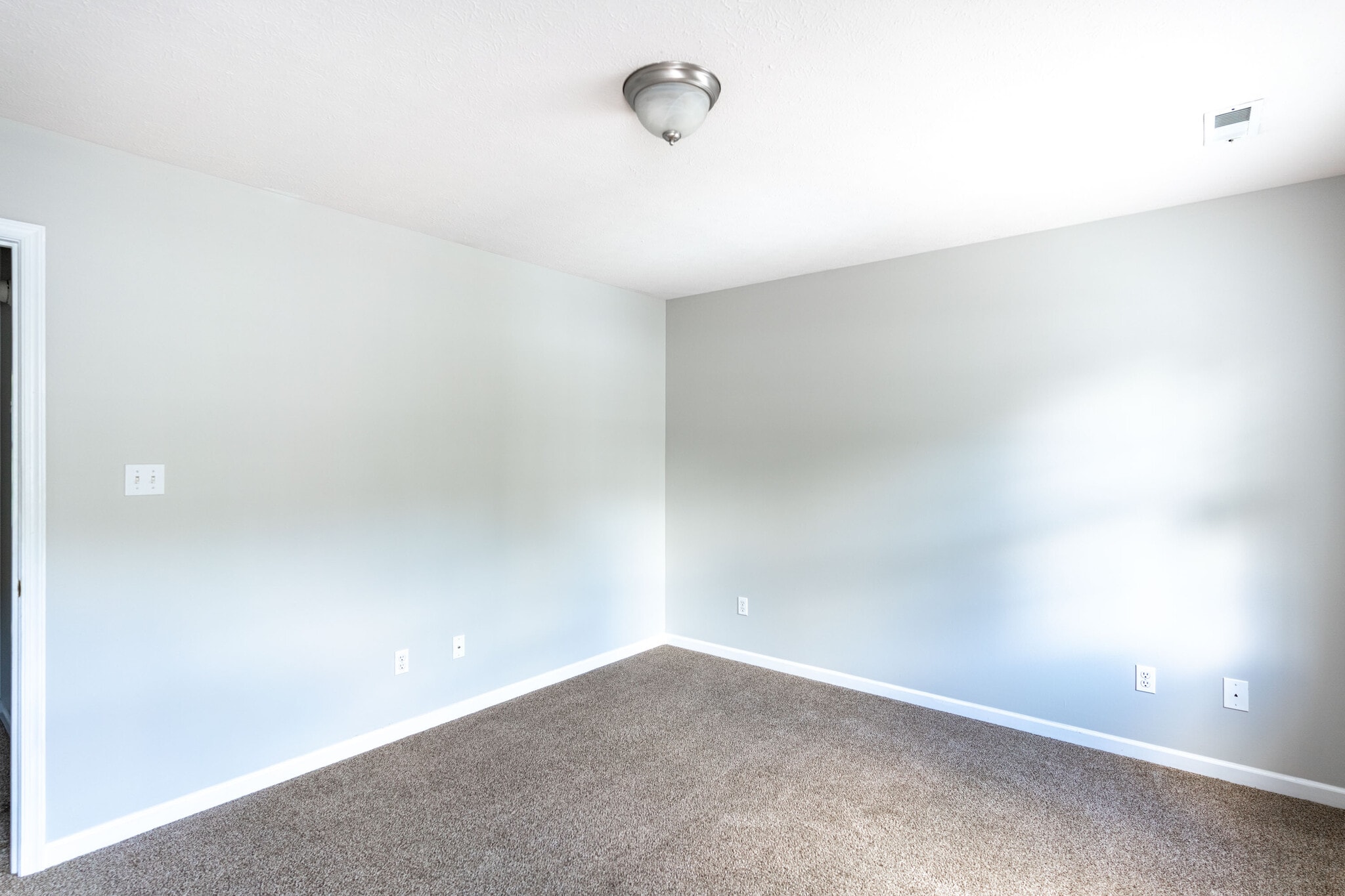 Building Photo - 1051 Blane Dr