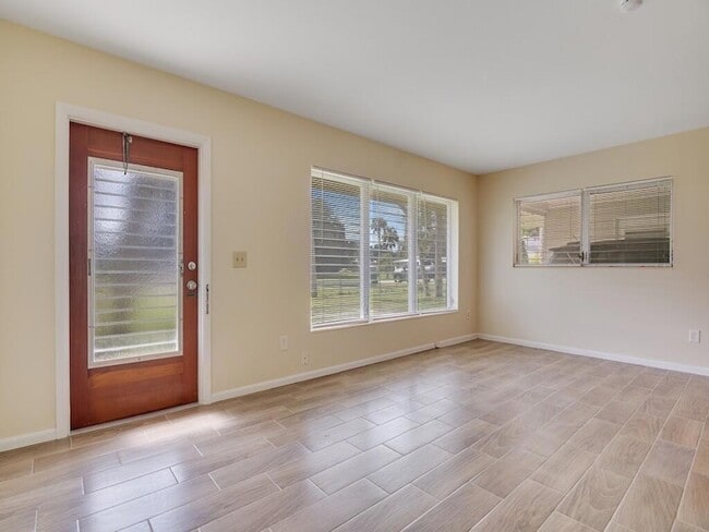 Building Photo - 7502 Pacific Ave