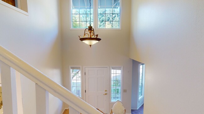 Building Photo - Prime Mountain Park Location! Minutes to D...