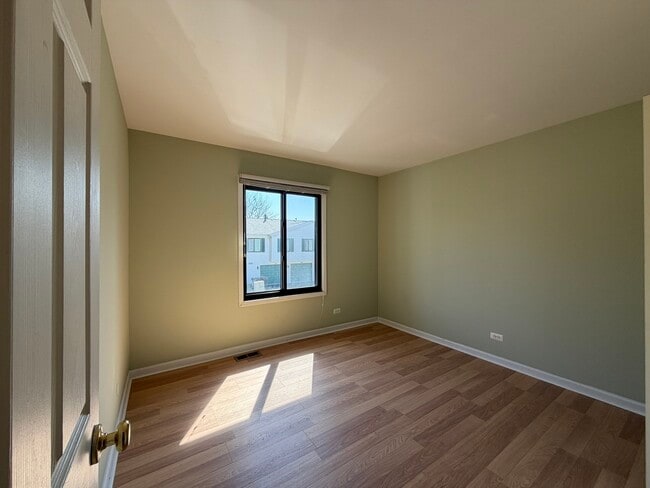 Building Photo - 380 Pierce Ct