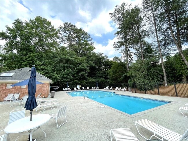 Building Photo - 655 Huntwick Pl