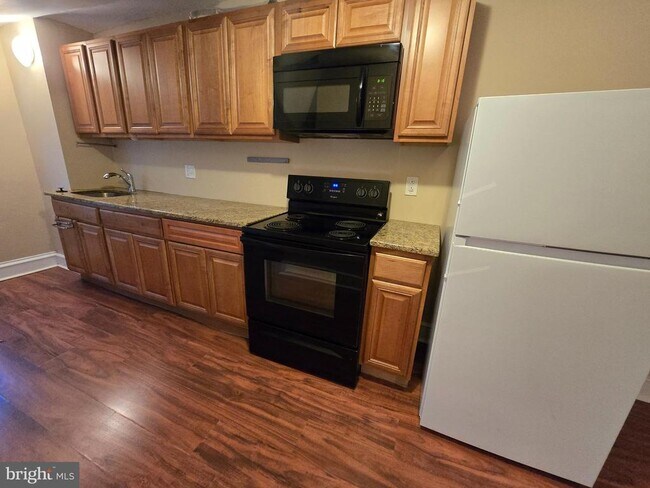 Building Photo - 133 E Mt Airy Ave