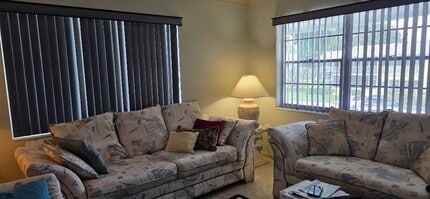 Building Photo - 217 Windsor J