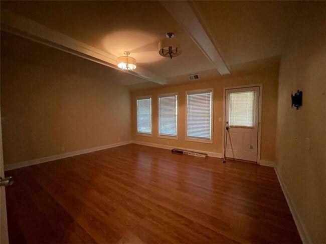 Building Photo - 1378 Greencrest Ct SW