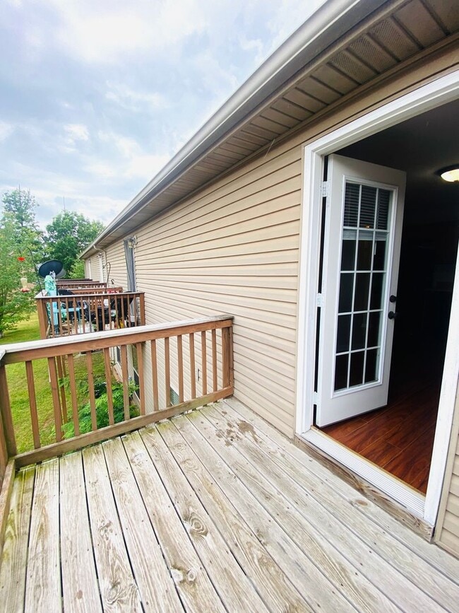 Building Photo - 1728 Thistlewood Dr