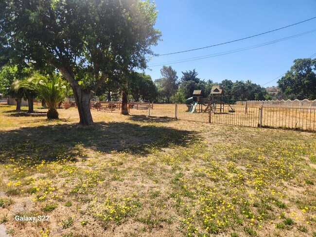 Building Photo - Must See, Incredible 3 bedroom, 2 bathroom...